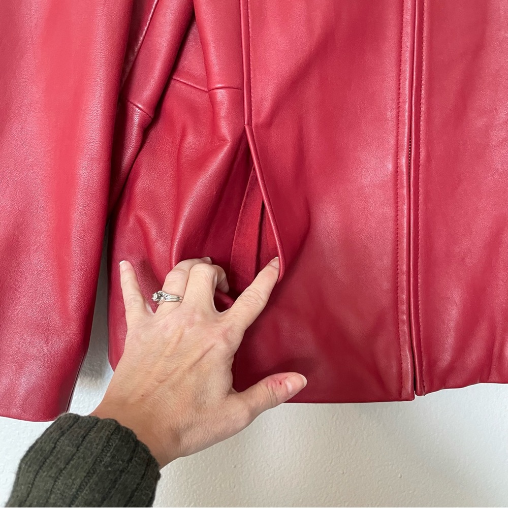 Liz Claiborne Red Leather Jacket Size Medium - Picture 8 of 13